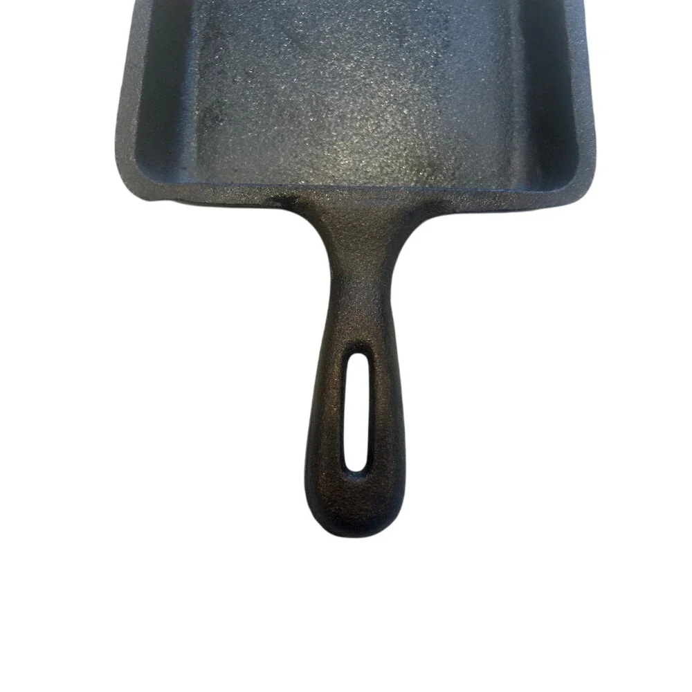 Vintage  cast‎ iron Square Mini Skillet Pan Single Serving Cornbread Dessert